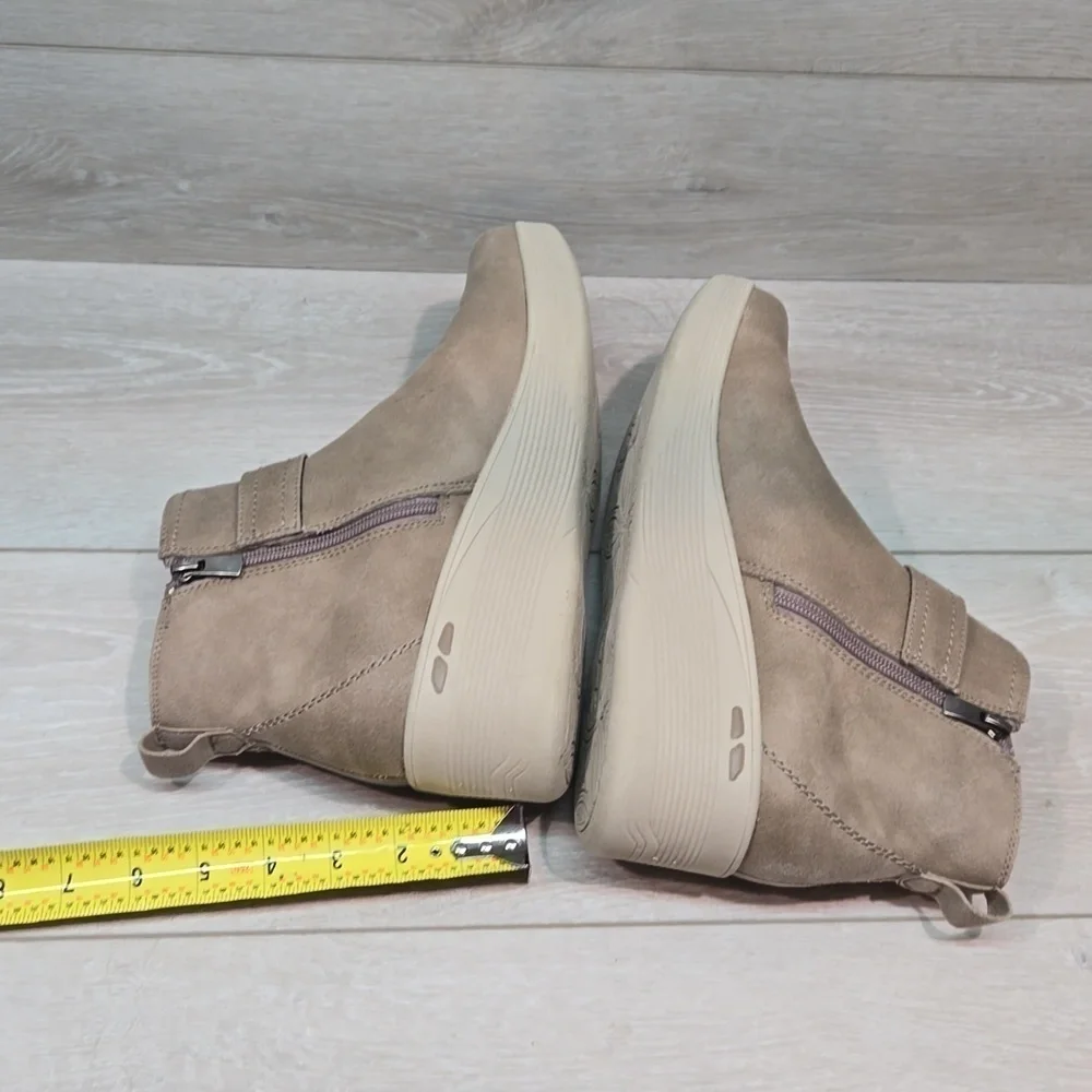 Skechers Womens Ankle Wedge Boots shoes sz 10